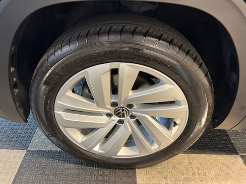 Certified 2023 Volkswagen Atlas Cross Sport SE FWD image 9