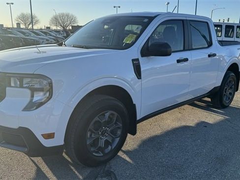 Certified 2025 Ford Maverick XLT image 4