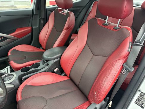 Used 2012 Hyundai Veloster w/ Style Pkg FWD image 9