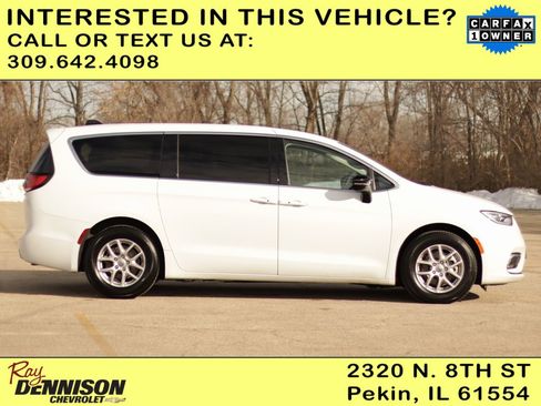 Used 2024 Chrysler Pacifica Touring-L image 8