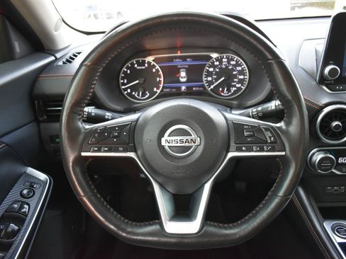 Used 2022 Nissan Sentra SR w/ SR Premium Package FWD image 12