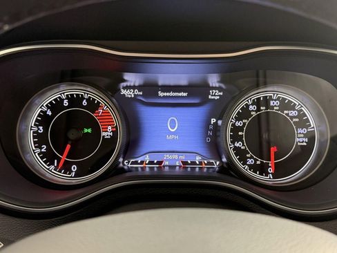 Used 2022 Jeep Cherokee Latitude Lux image 24