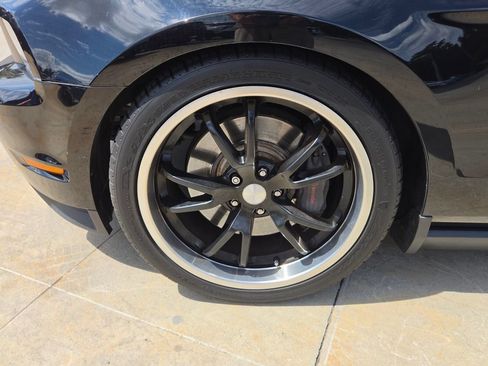 Used 2011 Ford Mustang GT Premium w/ Electronics Pkg RWD image 9
