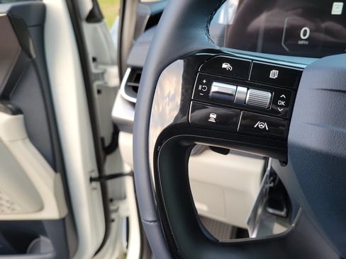 New 2027 Kia Carnival SX w/ Dark Edition Package FWD image 25