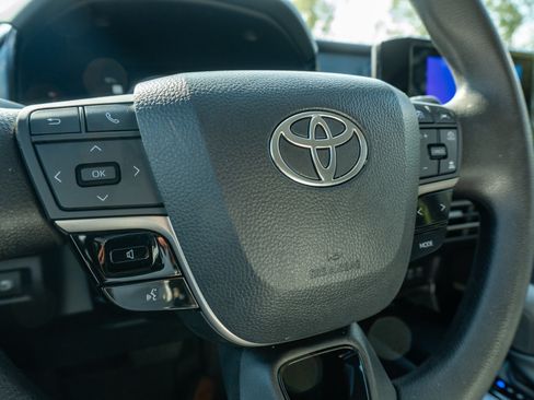 Used 2025 Toyota Camry LE w/ Convenience Package FWD image 30