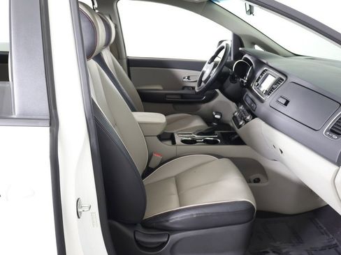 Used 2019 Kia Sedona EX image 26