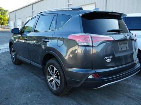 Used 2018 Toyota RAV4 XLE FWD image 9