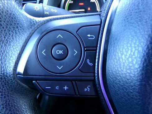 Used 2018 Toyota Camry LE image 17