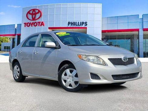 Used 2010 Toyota Corolla LE image 1