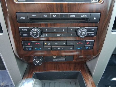 Used 2012 Ford F150 Lariat w/ Lariat Chrome Pkg image 17