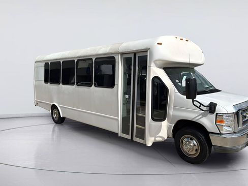 Used 2015 Ford E-450 and Econoline 450 Super Duty w/ Shuttle Bus Prep Package RWD image 2