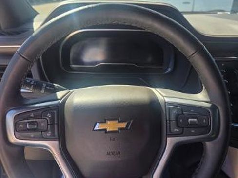 Used 2024 Chevrolet Suburban LT w/ Luxury Package image 12