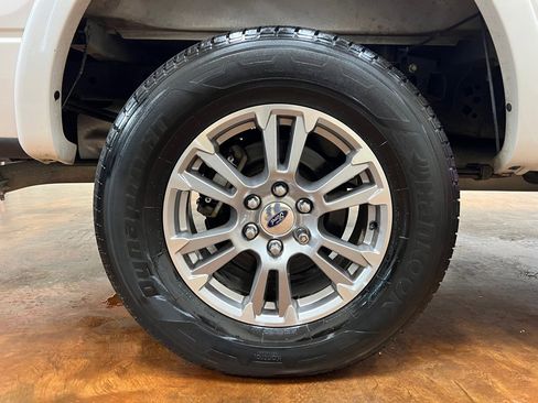 Used 2014 Ford F150 Lariat w/ Equipment Group 502A Luxury image 11