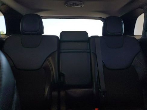 Used 2018 Jeep Cherokee Latitude Plus w/ Comfort/Convenience Group AWD/4WD image 31
