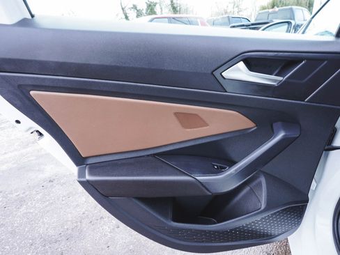 Used 2025 Volkswagen Jetta SEL image 12