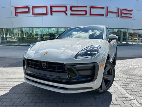 Used 2026 Porsche Macan image 1