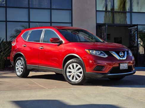 Used 2016 Nissan Rogue S image 3