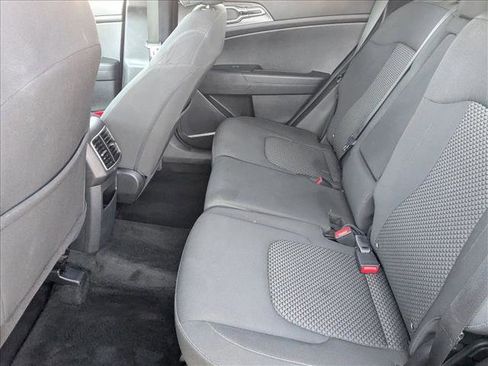 Used 2023 Kia Sportage LX image 17