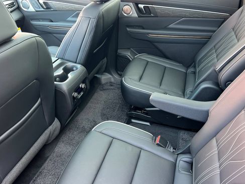 New 2026 Buick Enclave Avenir w/ Super Cruise Package FWD image 9
