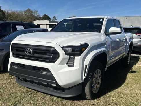 Used 2024 Toyota Tacoma SR5 image 17