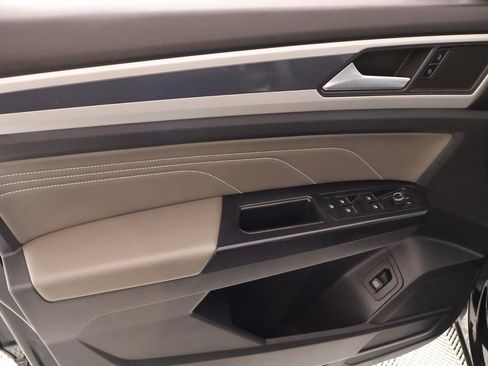 Used 2021 Volkswagen Atlas SEL R-Line image 18