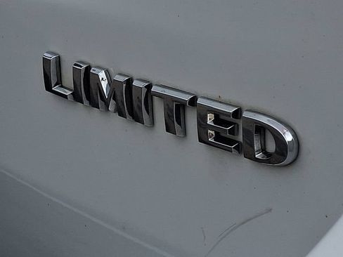 Used 2018 Jeep Grand Cherokee Limited w/ Luxury Group II AWD/4WD image 32