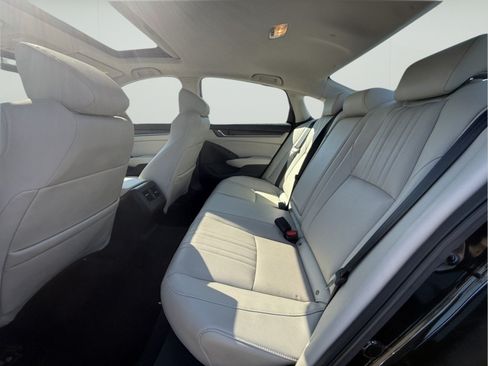 Used 2018 Honda Accord Touring image 26