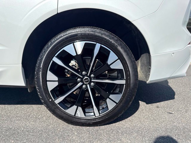 Certified 2026 Volvo XC60 B5 Plus AWD/4WD image 9