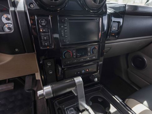 Used 2004 HUMMER H2 w/ Preferred Equipment Group image 33