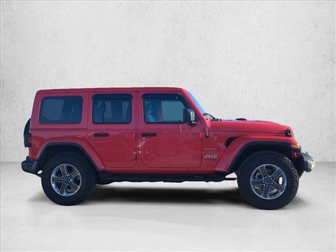 Used 2020 Jeep Wrangler Unlimited Sahara w/ Uconnect 4C Nav & Sound Group image 4