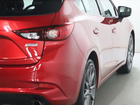 Used 2018 MAZDA MAZDA3 Touring FWD image 47