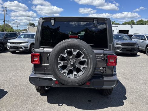 New 2025 Jeep Wrangler Sahara image 6