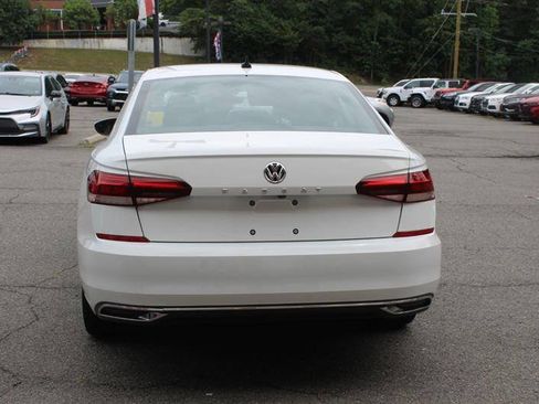 Used 2020 Volkswagen Passat 2.0T SE FWD image 4
