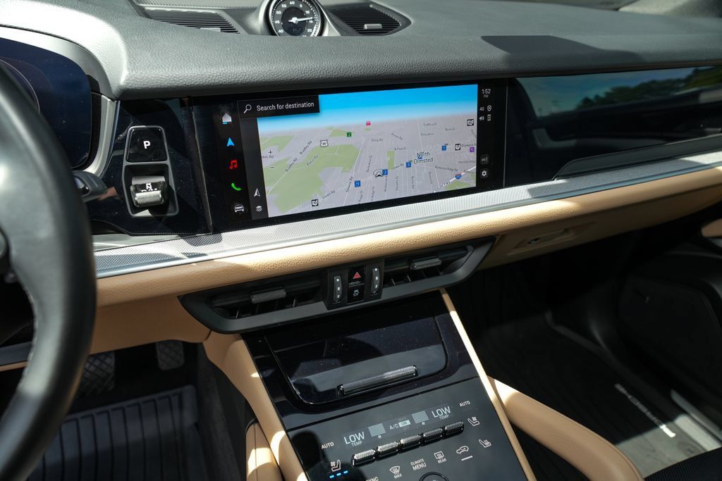 Certified 2024 Porsche Cayenne Coupe AWD/4WD image 24
