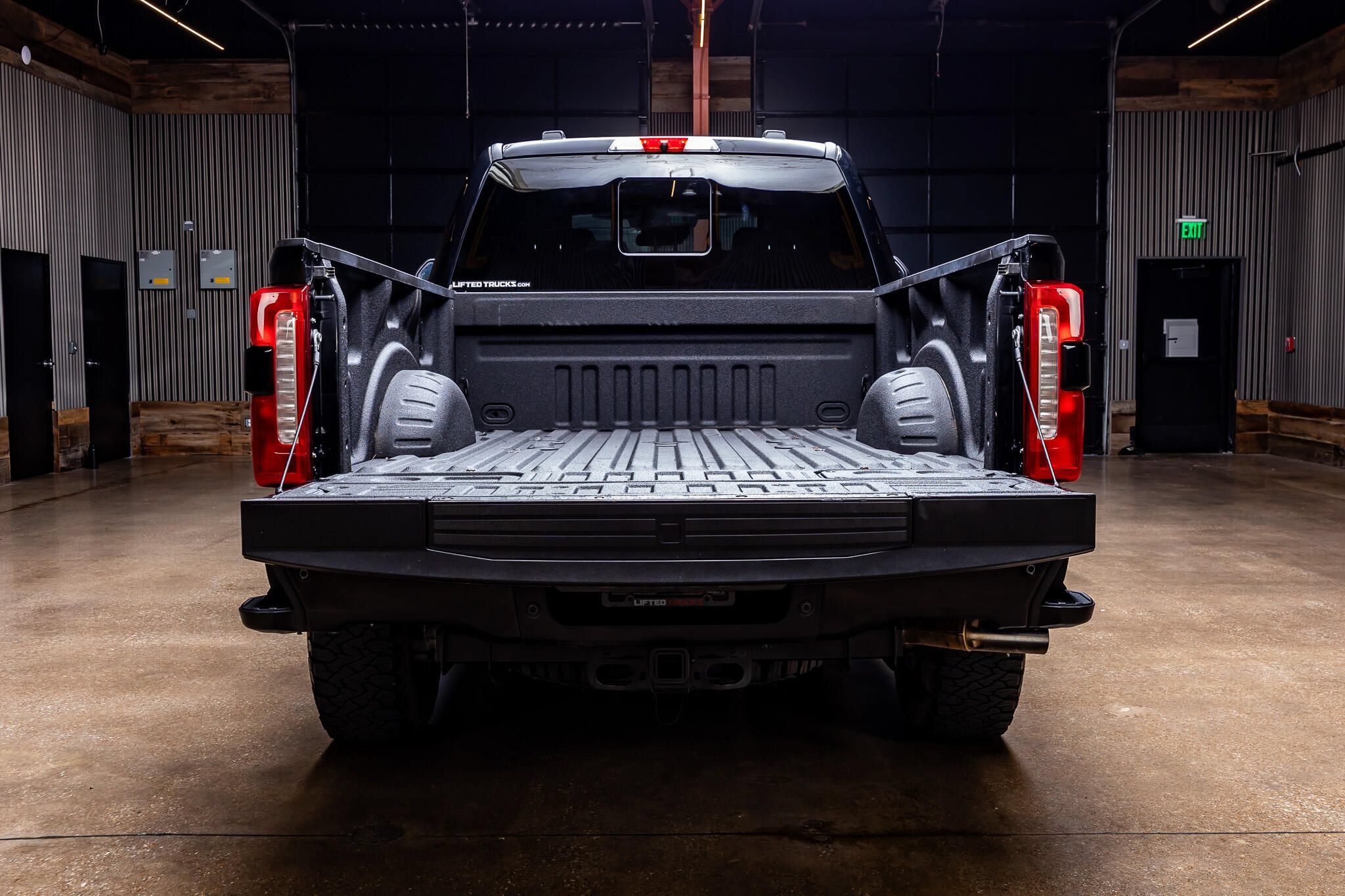 Used 2023 Ford F250 Lariat w/ Lariat Ultimate Package AWD/4WD image 8