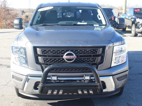 Used 2024 Nissan Titan SV w/ SV Utility Package image 2