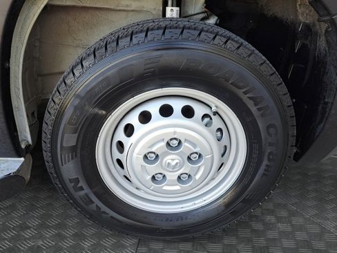 Used 2025 RAM ProMaster 2500 w/ U-Haul Equipment Group FWD image 21