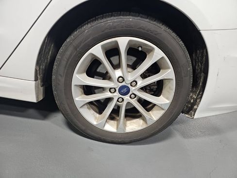 Used 2020 Ford Fusion SE FWD image 7
