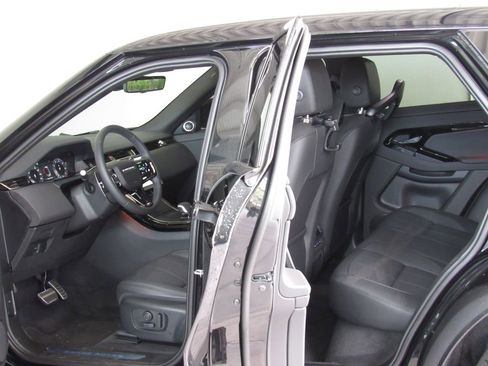 Used 2026 Land Rover Range Rover Evoque Dynamic SE image 12