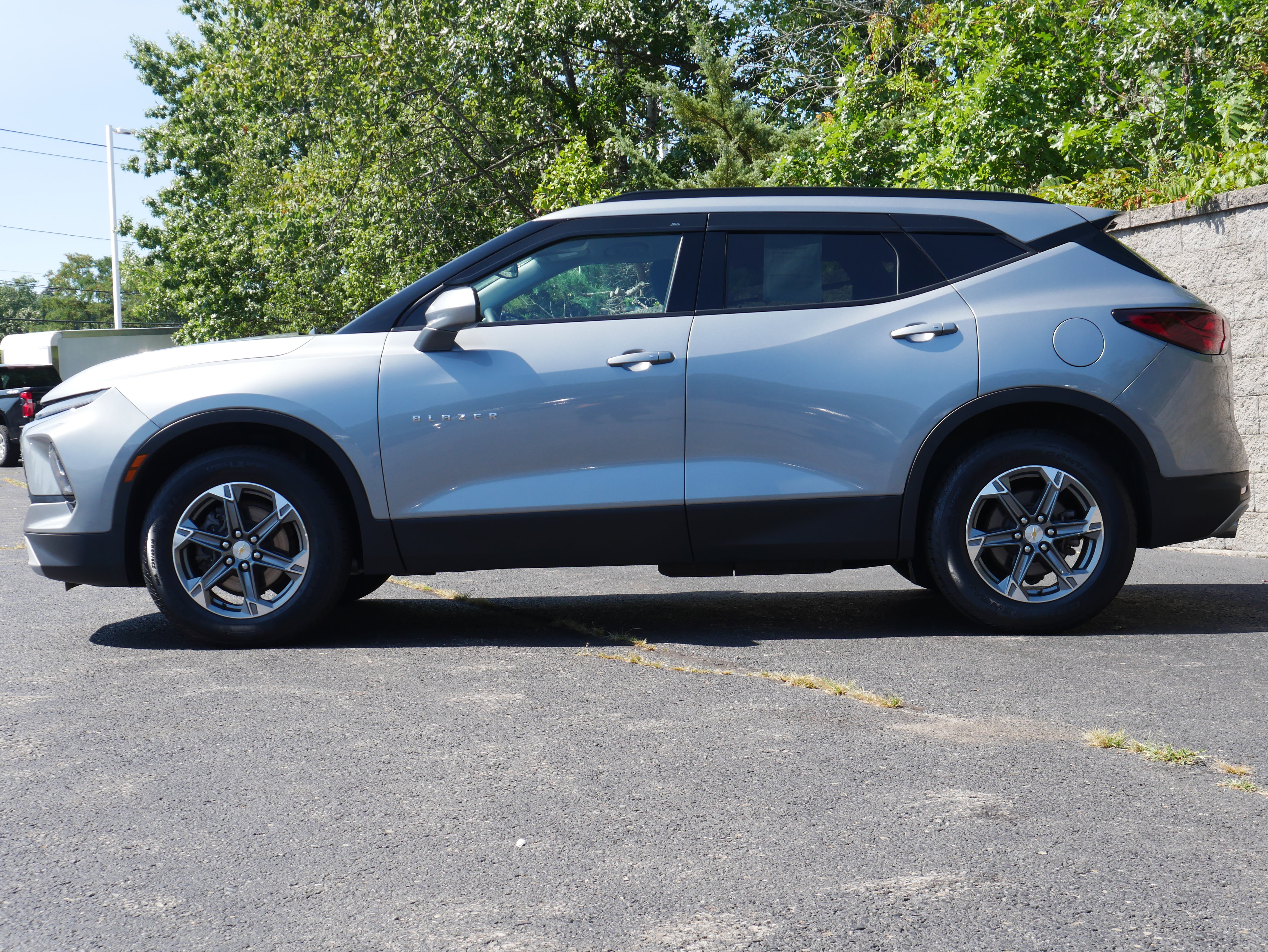 Used 2024 Chevrolet Blazer LT w/ Convenience Package AWD/4WD image 3