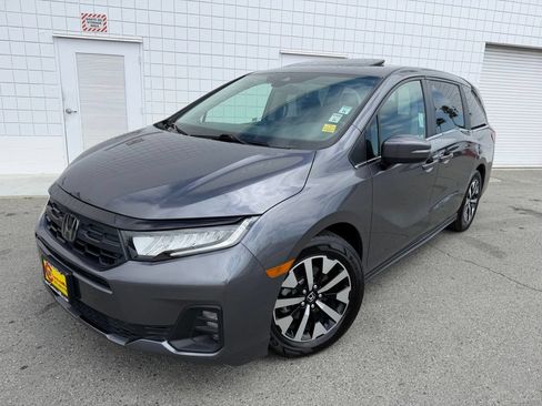 Used 2025 Honda Odyssey EX-L image 1