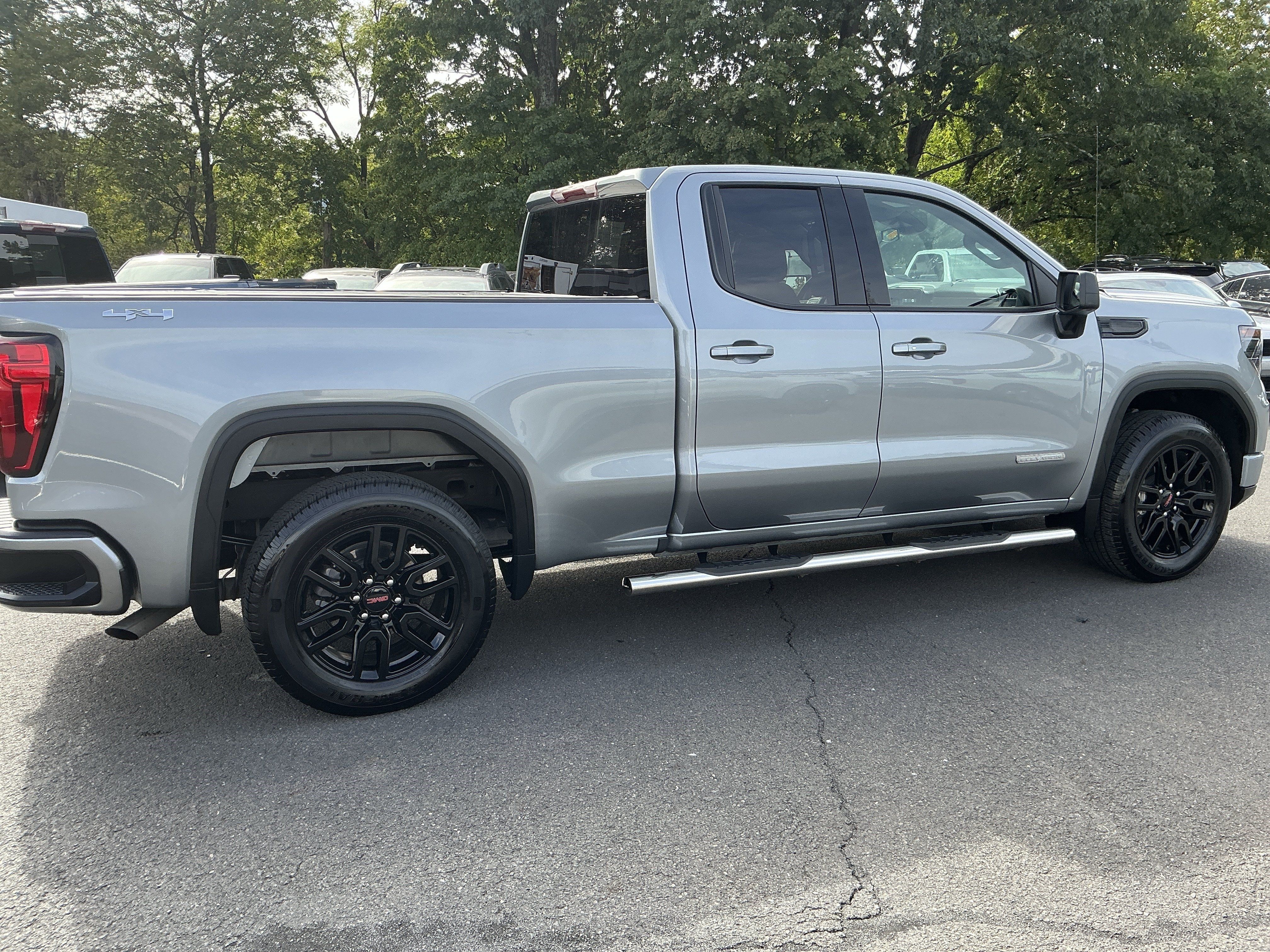 Used 2024 GMC Sierra 1500 Elevation AWD/4WD image 2