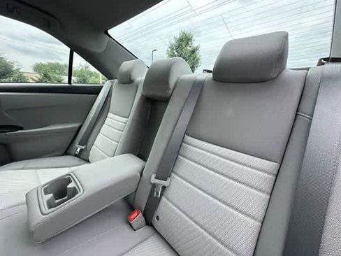 Used 2017 Toyota Camry LE FWD image 14
