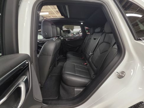 Used 2019 Porsche Macan S image 12
