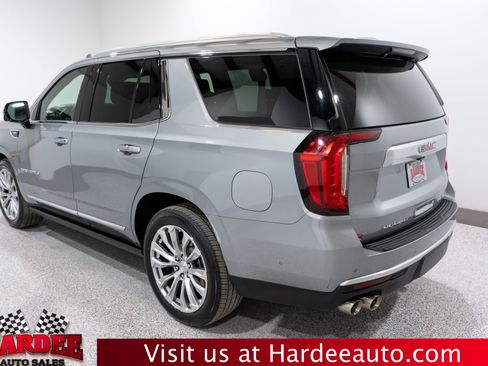 Used 2024 GMC Yukon Denali w/ Denali Reserve Package image 3