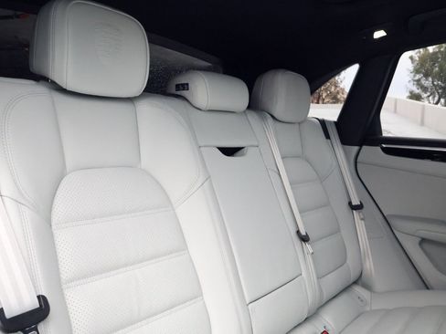 New 2026 Porsche Macan S image 23