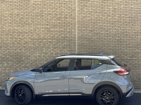 Used 2023 Nissan Kicks SR w/ SR Premium Package FWD image 27