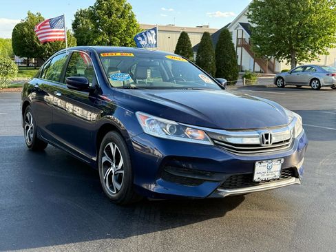 Used 2017 Honda Accord LX image 4