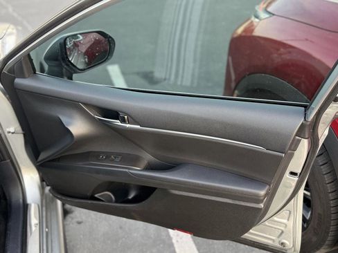 Used 2024 Toyota Camry SE image 29