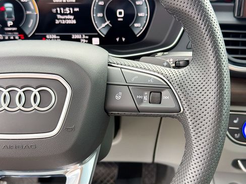 Used 2024 Audi Q5 e Premium Plus image 38